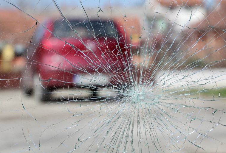 7 tips for repairing your windshield through insurance