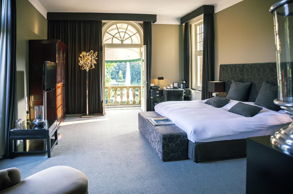 How to Find the Best Hotel Deals Online